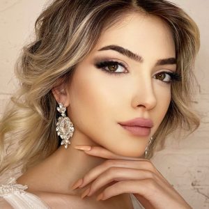 Büyük Zirkon Taşlı Modern Gelin Küpesi