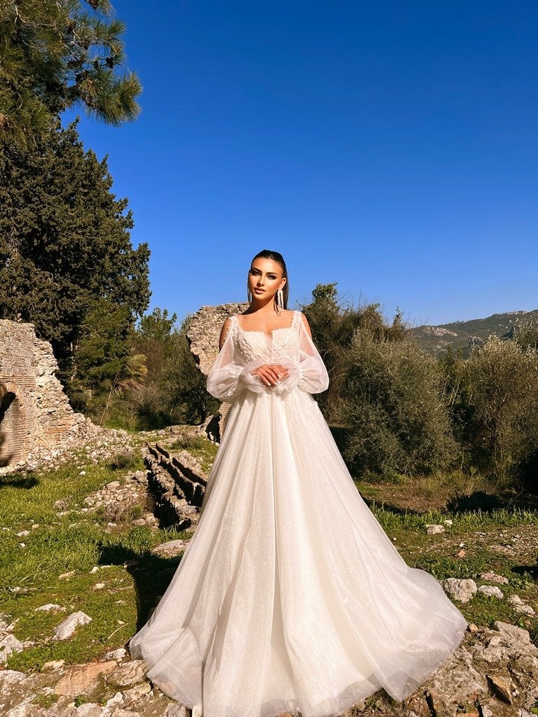 drapeli-ve-dantel-isli-beden-omzu-dekolteli-balon-kol-tul-helen-gelinlik-3