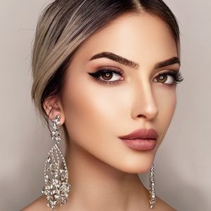 Dikkat Çekici Büyük Zirkon Gelin Küpesi
