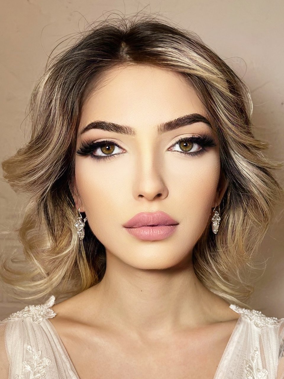modern-duruslu-minimal-gelin-kupesi-1